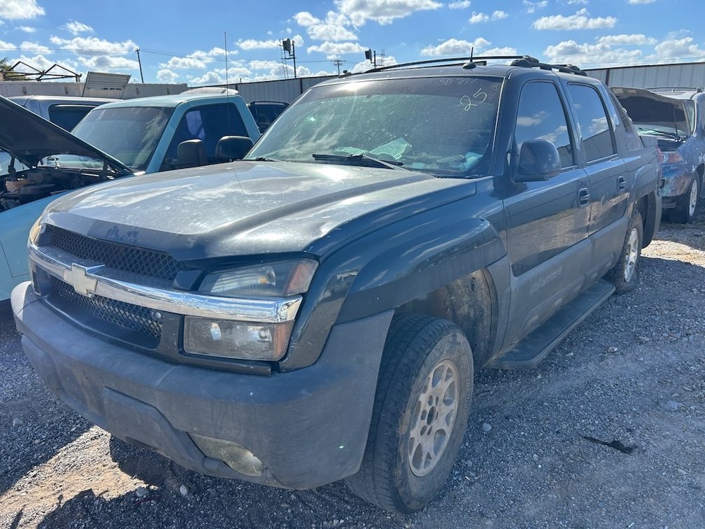 2003 CHEVY AVALANCHE- W/ Key, Runs & Pulls