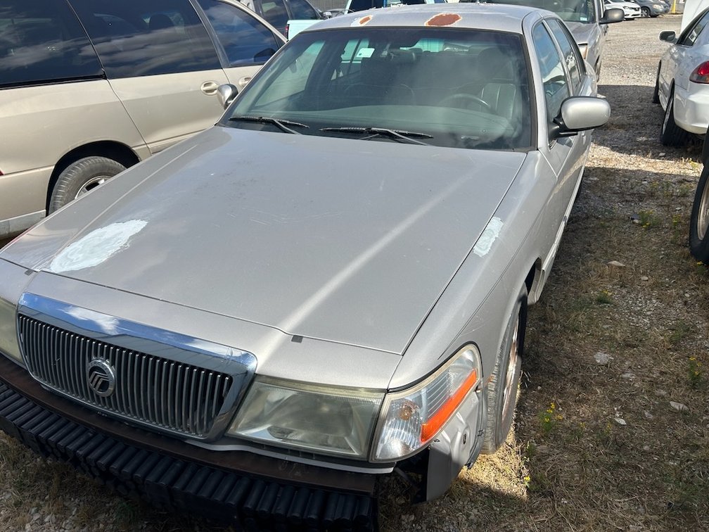 2005 MERCURY GRAND MAQUIS- W/ Key & Runs