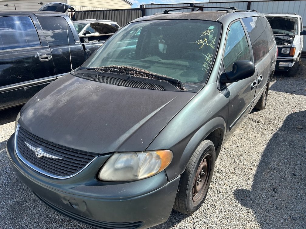 2004 CHRYSLER TOWN & COUNTRY- W/ Key & Runs