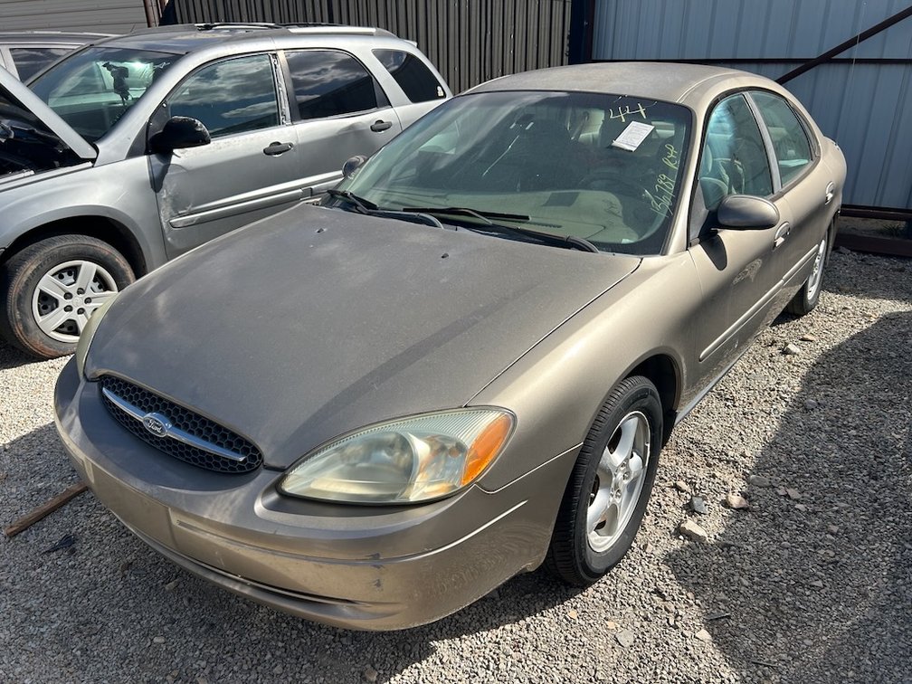 2003 FORD TAURUS- W/ Key, Runs & Pulls