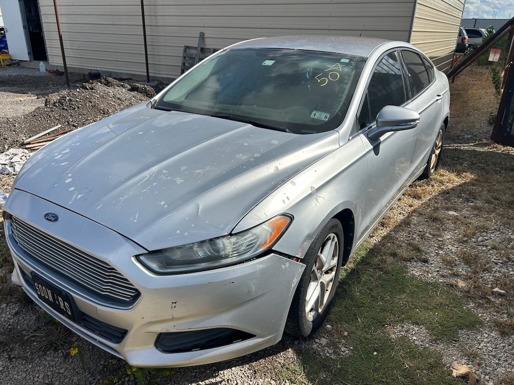2013 FORD FUSION- W/ Key, Runs & Pulls