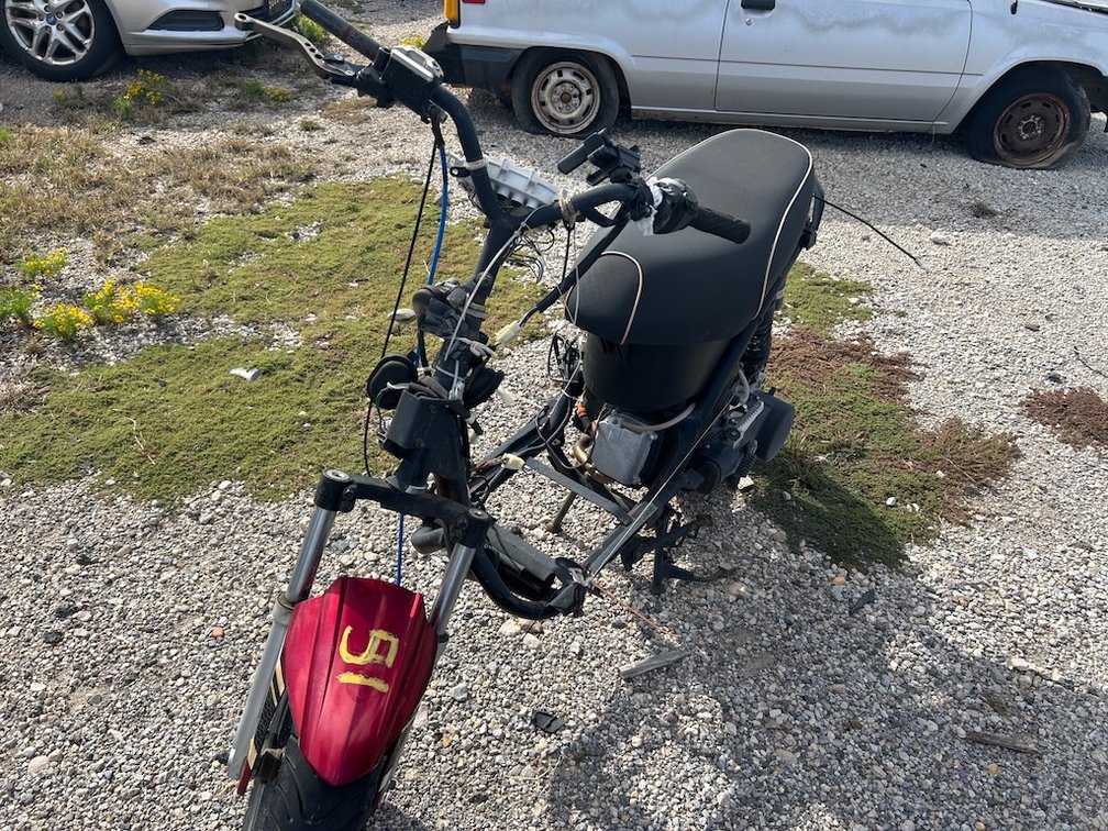2018 YNGM SCOOTER- W/ Key & Cranks but Does NOT Start