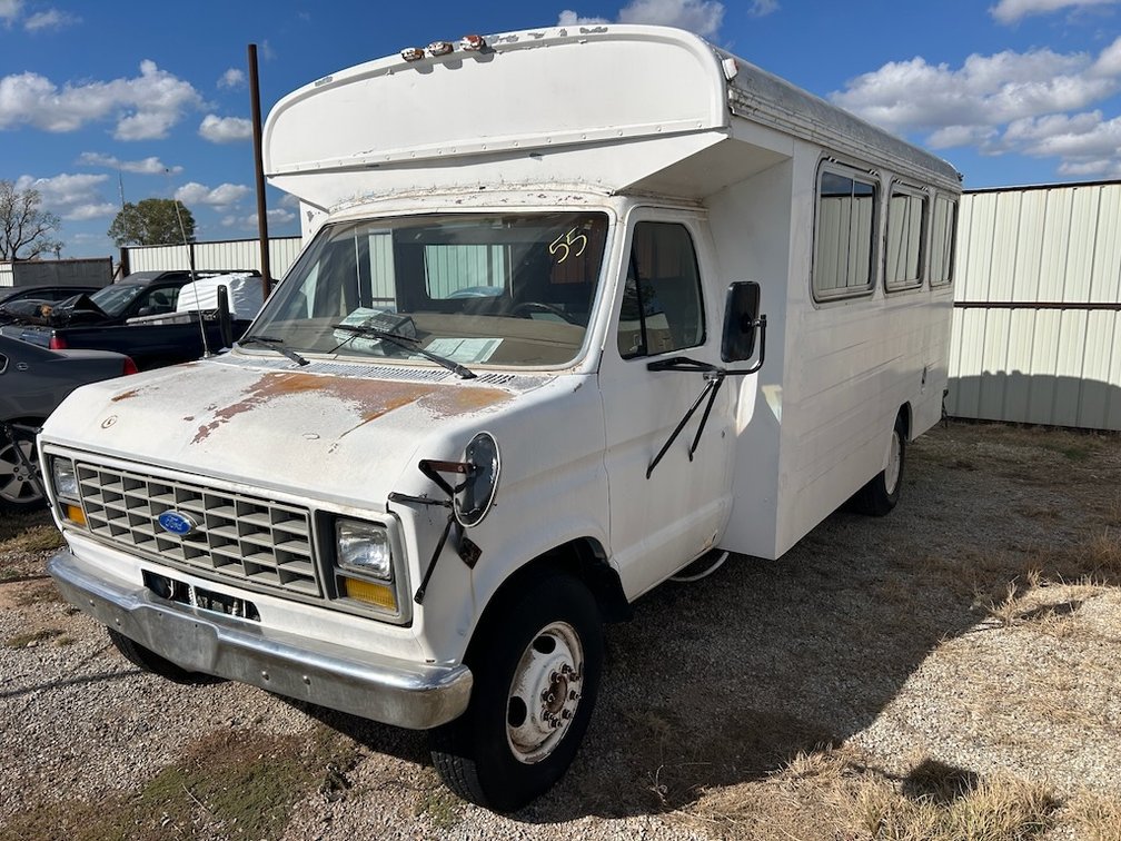 1989 E-350 BUS- W/ Key & Cranks but Does NOT Start