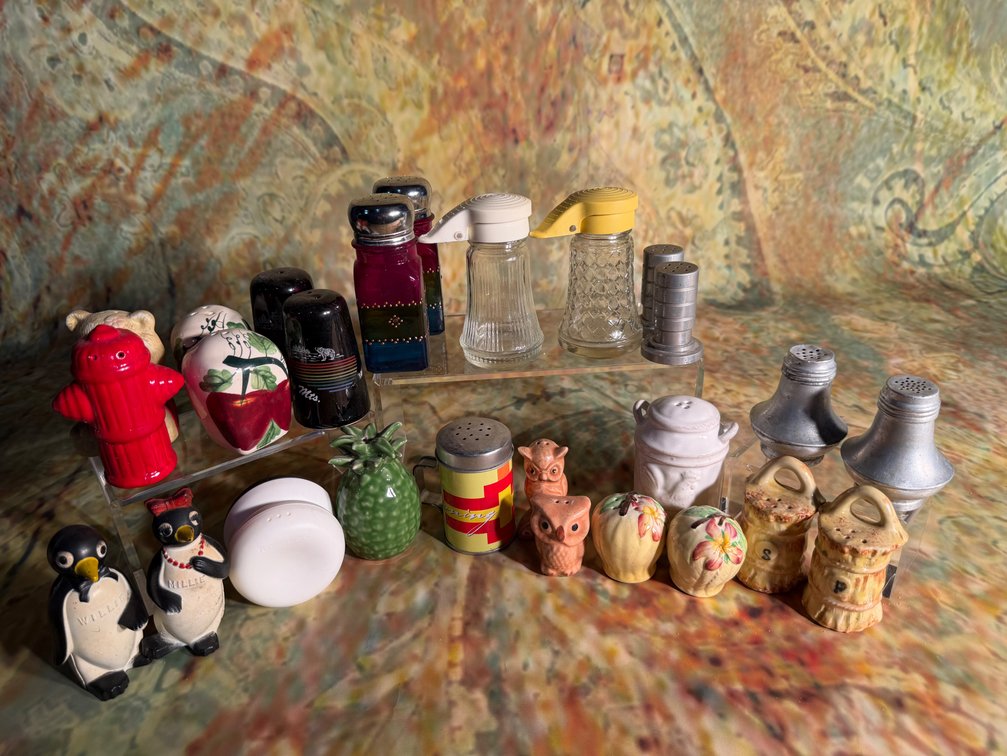 Vintage salt and pepper / tableware lot