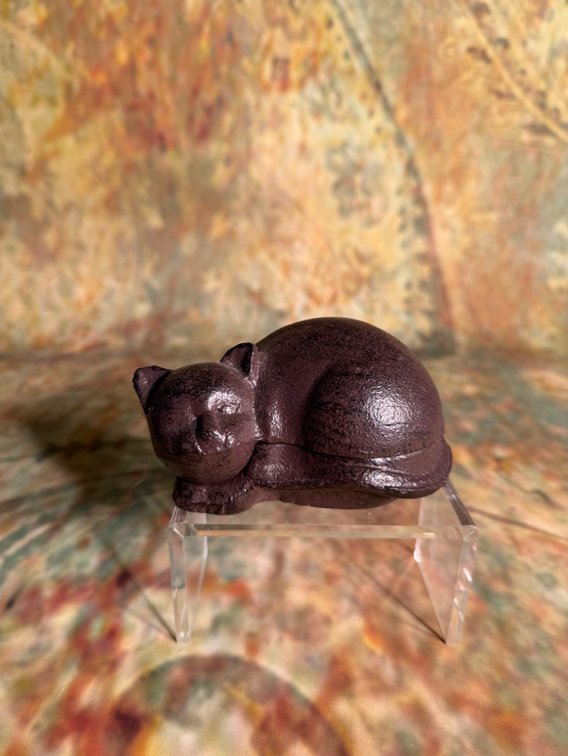 Cast iron cat key hider