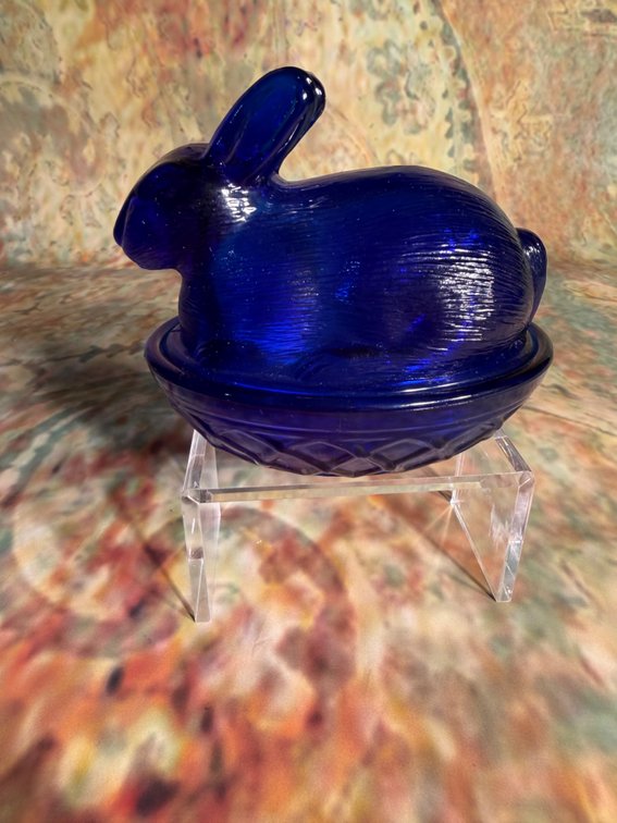 Vintage LE Smith Cobalt Glass Bunny on Nest