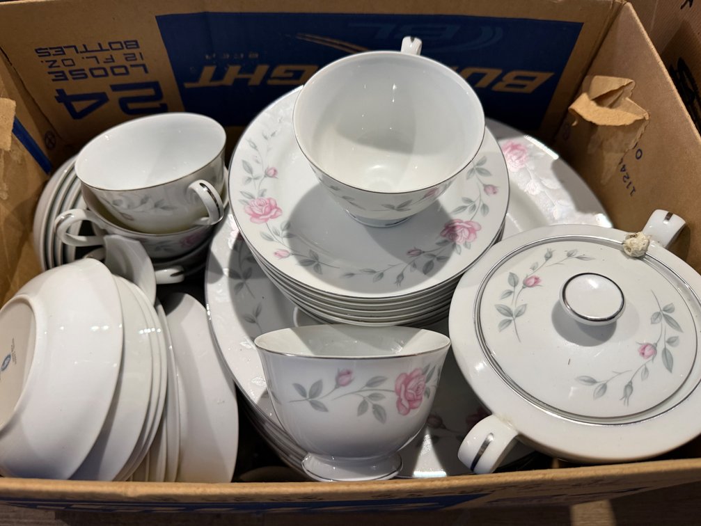 Vintage Yours Truly by MIKASA Made in Japan china set