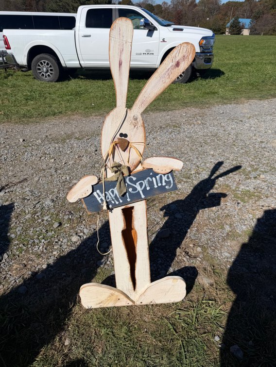 Primitive bunny decor - note cracked ear in photos