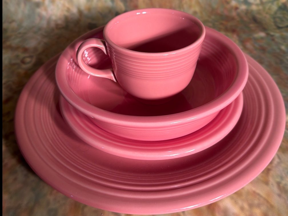 4pc Fiestaware set in Flamingo