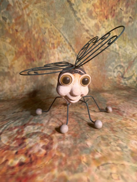 Garden bee figurine