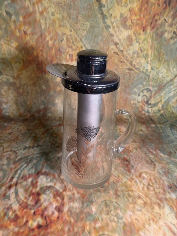 VTG MID-CENTURY "WHEAT PATTERN" GILLEY CHILL-IT PITCHER W CHILLIT TUBE