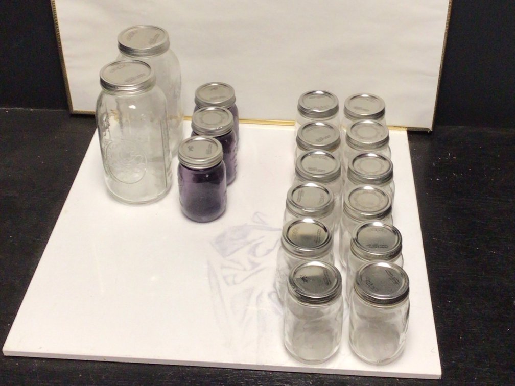 Mason Jars 2 Are 3 Pint And 15 Are Quart Size