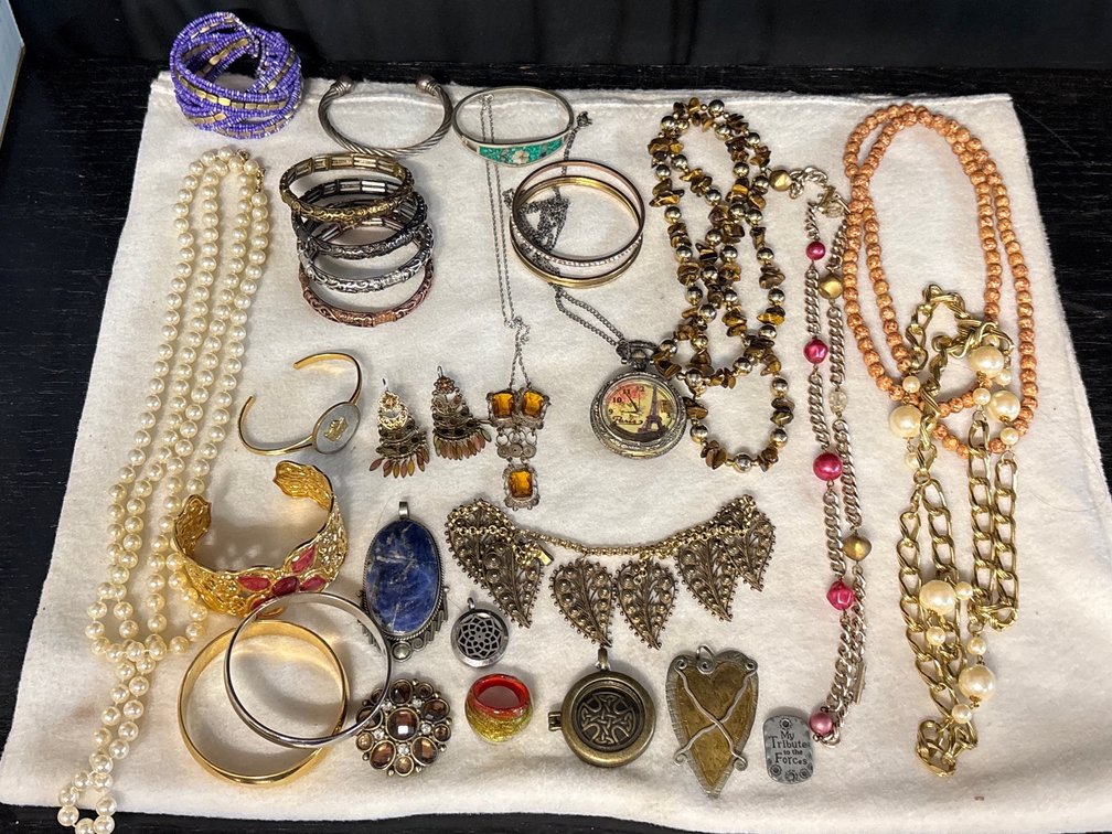 Necklace & Bracelets Costume Jewelry