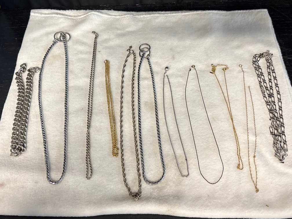 11 Silver & Gold Toned Necklace Chains Varying In Lengths
