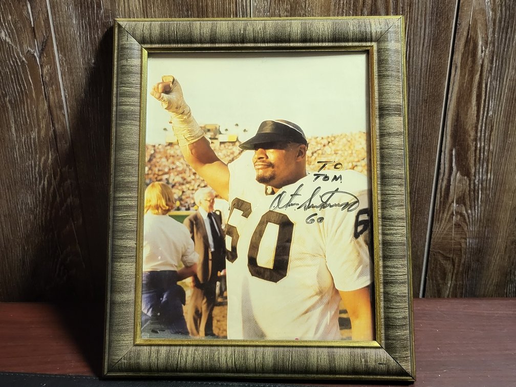 Otis Sistrunk Signed Autographed 8x10 Photo Oakland Raiders "The Man from Mars" #60 - In Frame