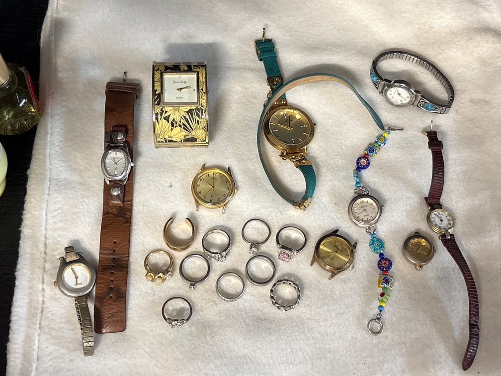 Costume Rings & Watches
