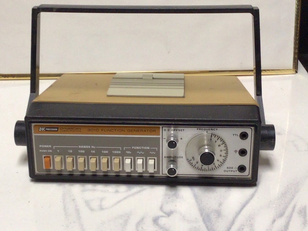 B&K Precision 3010 Function Generator By Dynascan Corporation
