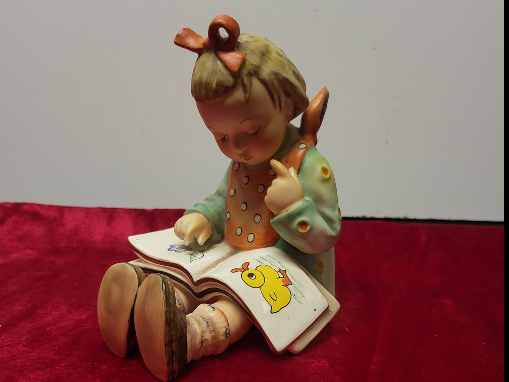 Goebel Hummel "Bookworm" Figurine #3/I TMK-5 W. Germany Large 5.5" Girl Reading