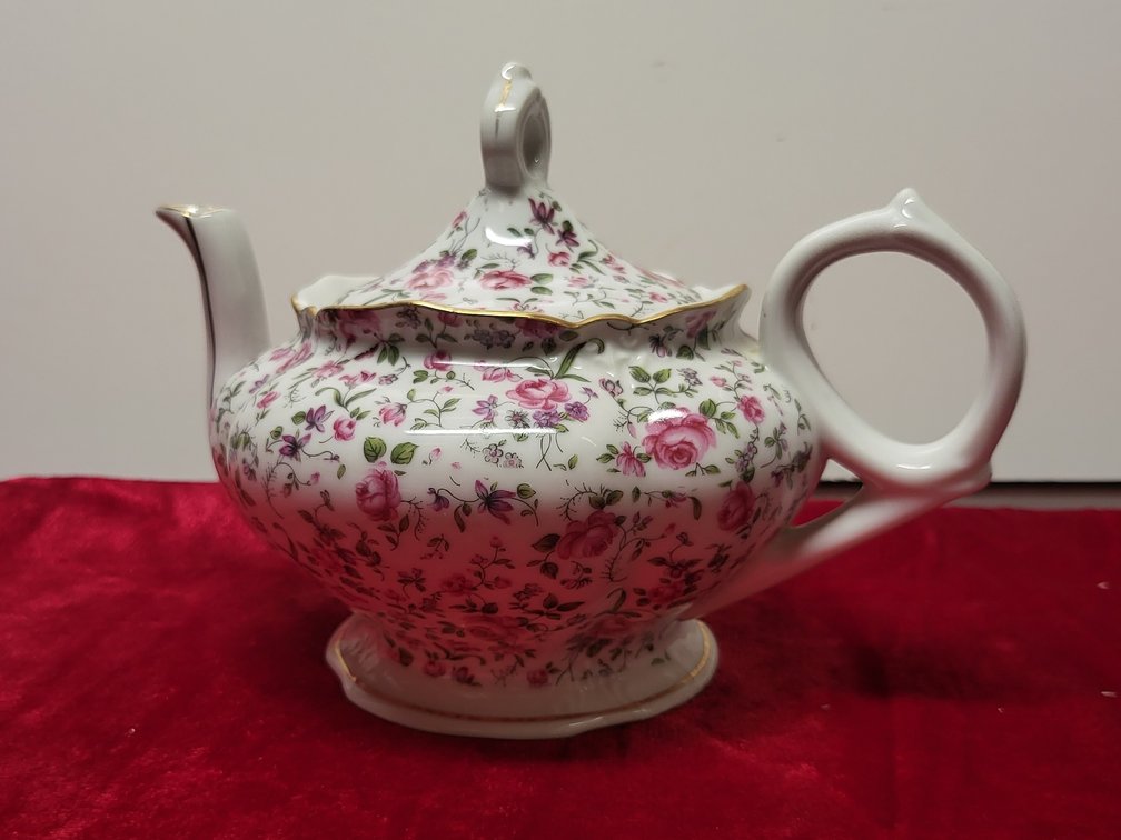 Lefton China Musical Teapot ,Rose Chintz Pattern, Made in Japan