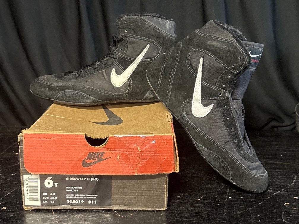 Nike SpeedSweep II (BG) Wrestling Shoes Size 6y