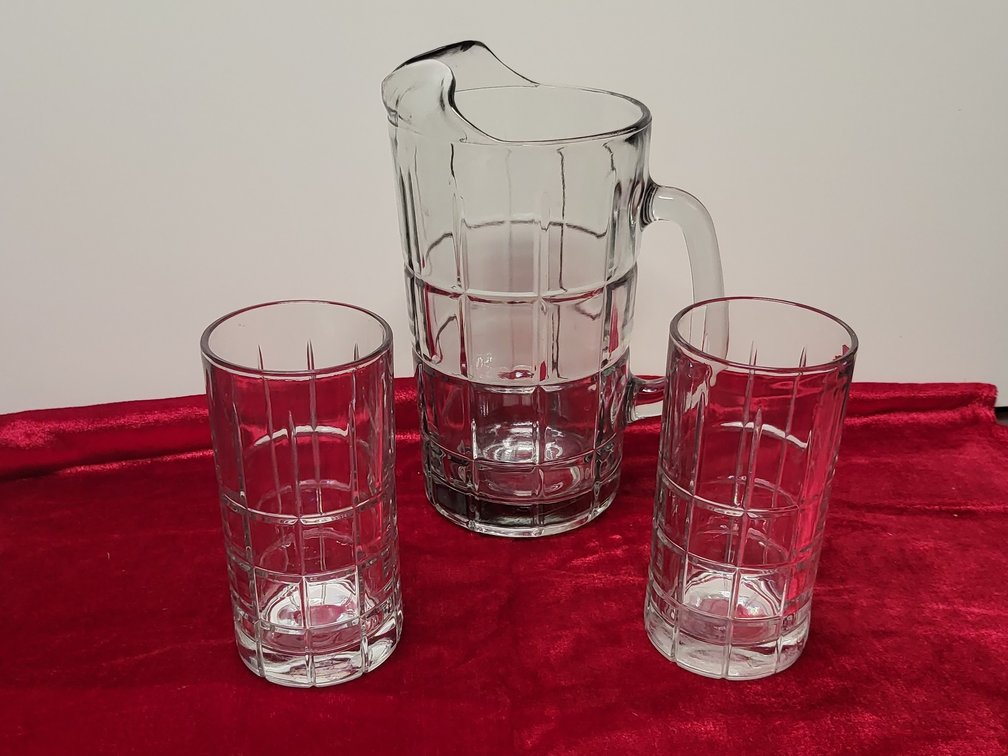 Anchor Hocking Tartan Glass Set,2 Perfect Glasses & Display Pitcher