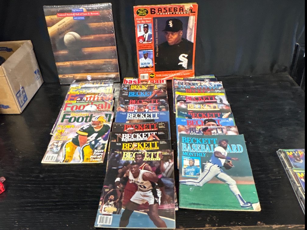 26 Beckett Basketball,Baseball & Football Magazines/1992 Hall of Fame & Museum Calendar/Baseball Hobby & News Magazine