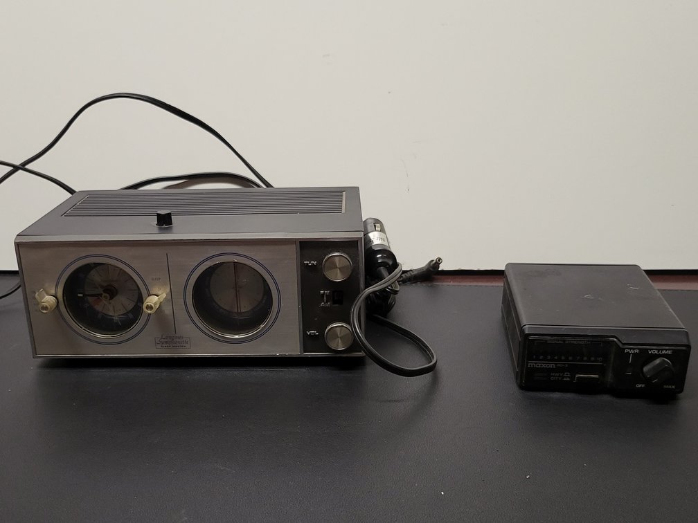 Longines Symphonette "Sleep Master" Model LCR-210 AM/FM Clock Radio