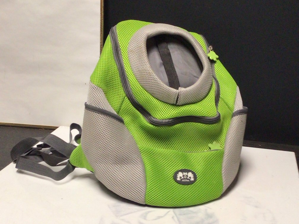 Agpet Small Animal carrier