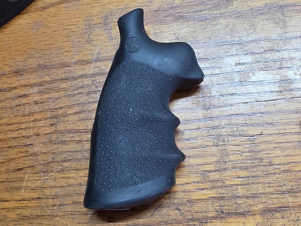 Hogue Monogrip K/L-Frame Grip Might Fit Models like the 10, 19, 65, 66, 586, or 686.