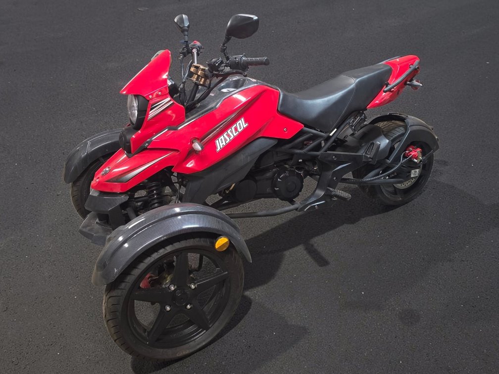 2019 Showroom Condition Vitacci Spider X200 Trike, 593 Miles Runs and Rides Like New. VIN# LB2GRZLG4K1000611