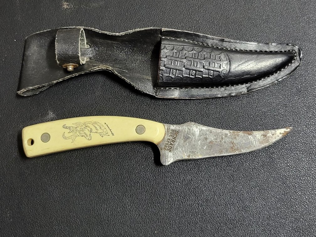 Schrade USA SC502 Scrimshaw Sharpfinger Fixed Blade Knife w/ Leather Sheath