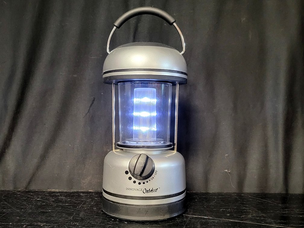 Innovage Outdoor Super-Bright 12-LED Power Lantern