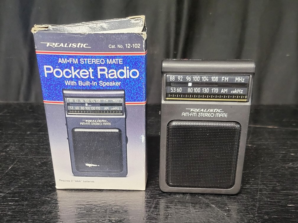 Realistic AM-FM Stereo Mate Pocket Radio 12-102 With Original Box