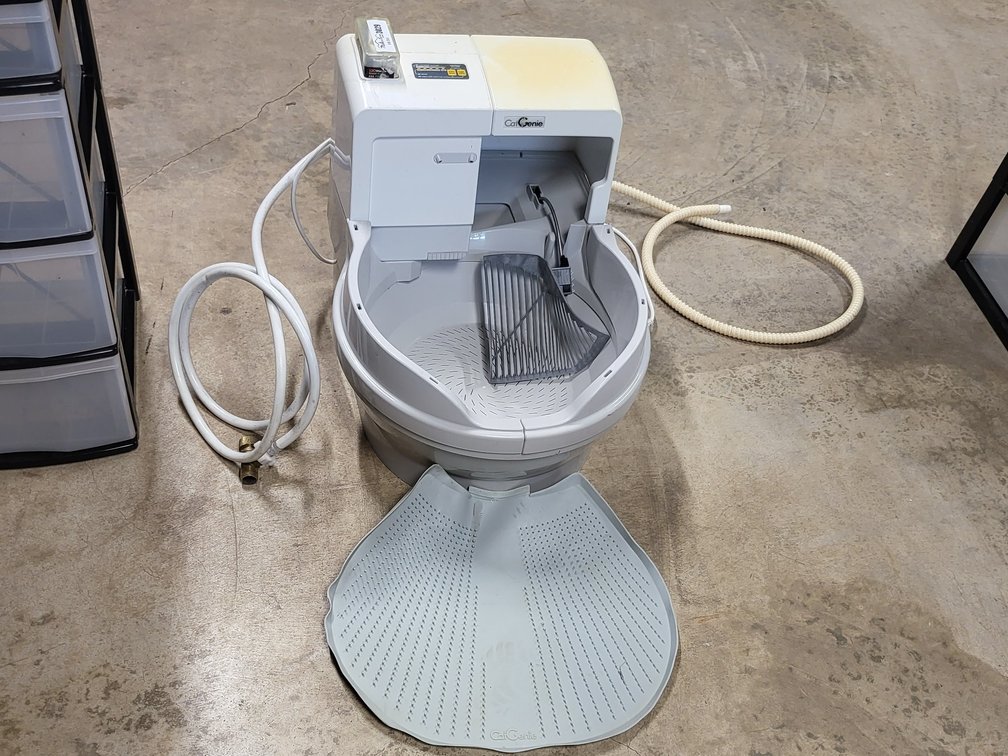 CatGenie Automatic Litter Box with Hoses & Mat