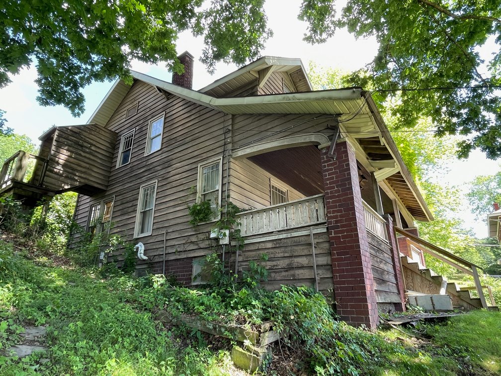 Image for SOLD $22,000 - 3 Bedroom Project Home in Charleston Selling to the Highest Bidder