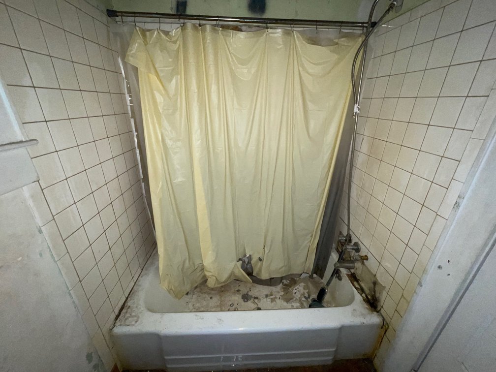 Image for SOLD $22,000 - 3 Bedroom Project Home in Charleston Selling to the Highest Bidder