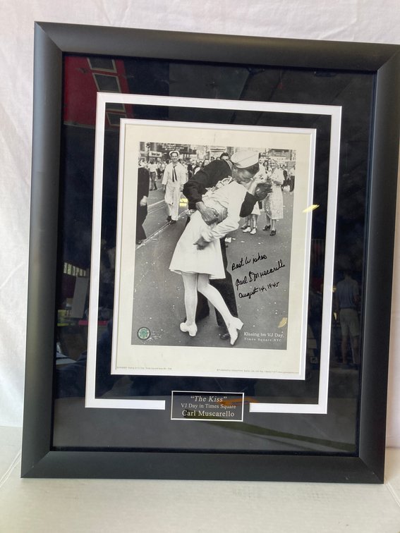 Carl Muscarello "Life Magazine:The Kiss" Signed Photo Frame