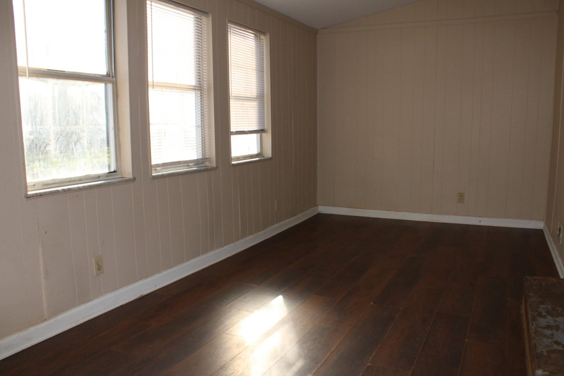 Image for SOLD $74,800 - 3 Bedroom in Great Location of Huntington