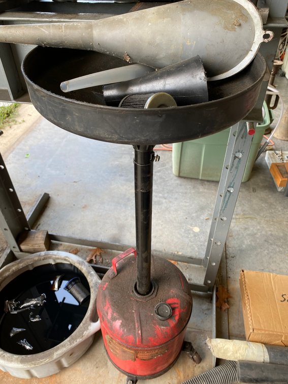Oil draining kit w/ funnel and additional pan
