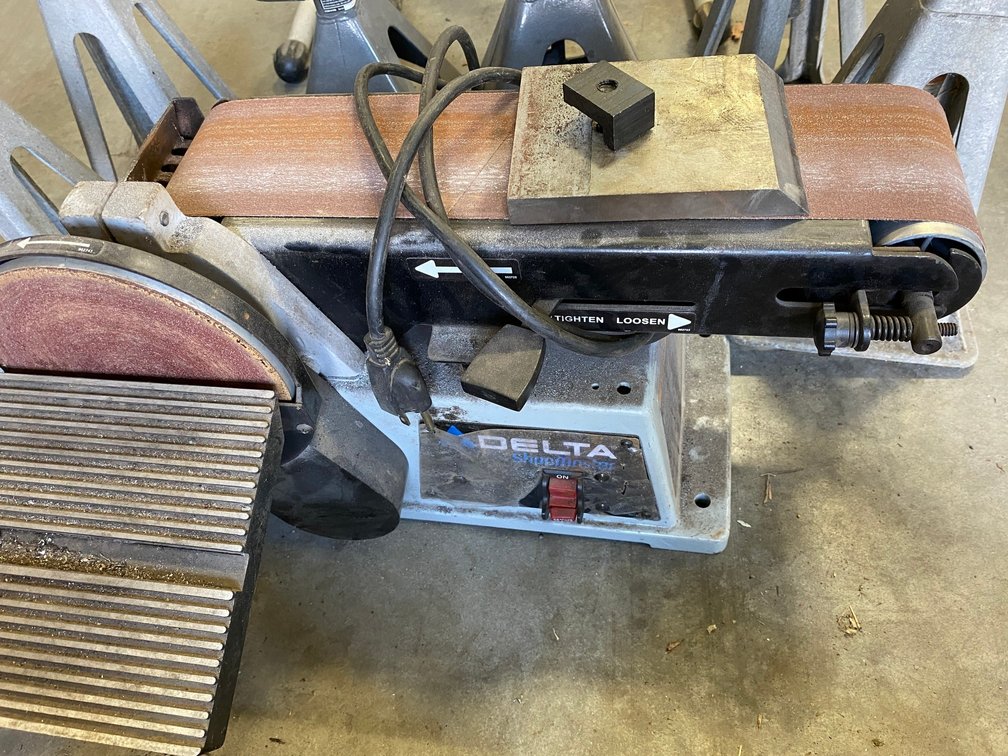 Belt and disc sander unit