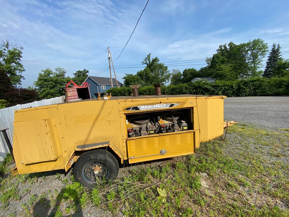 Commercial heater Maxi Heat 1000 run by CAT engine 