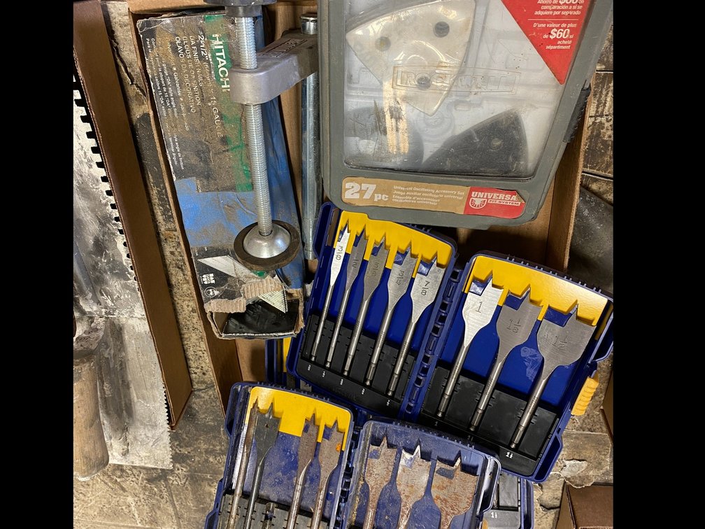 27-Piece oscillating set, wood bits and  misc. items