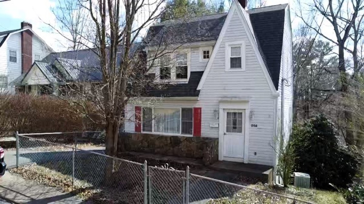 Image for SOLD $74,800 - Charming 2 Bedroom Cape Cod Selling to the Highest Bidder