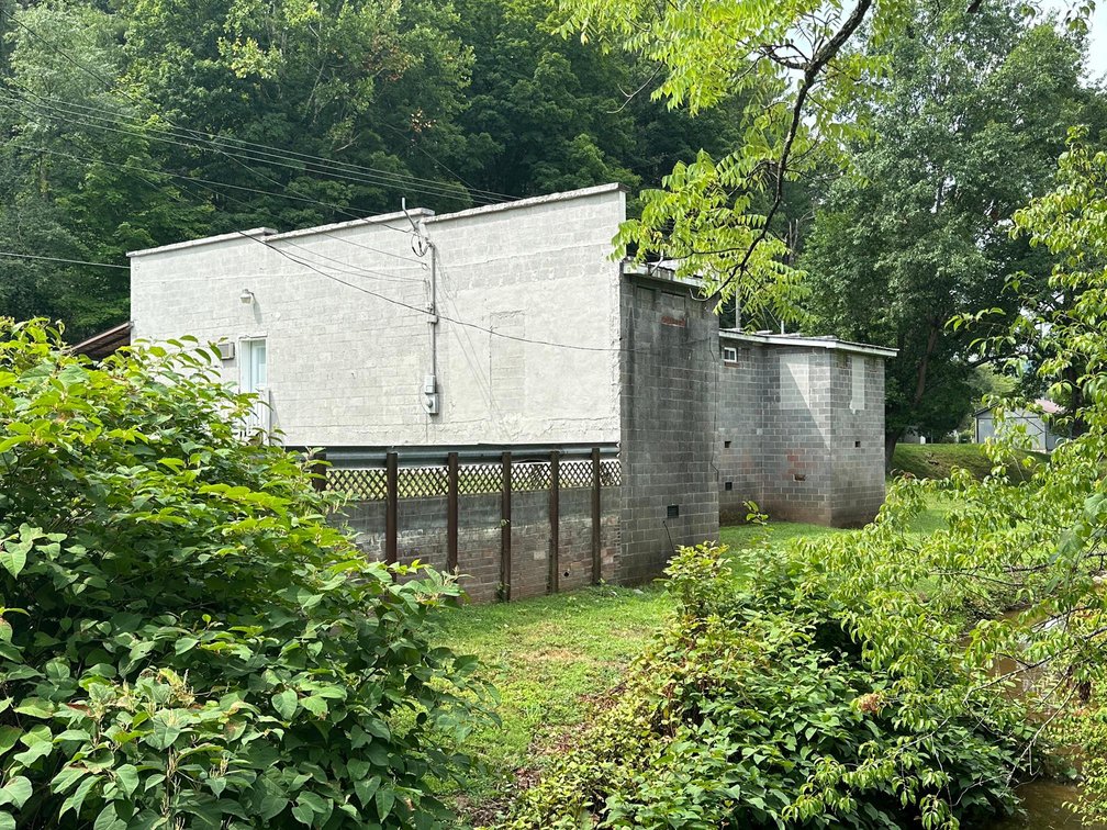 Image for SOLD $79, 200 - Multi-Use Commercial Building Selling to the Highest Bidder