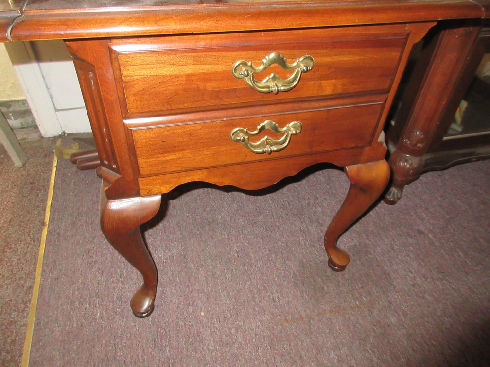 2 Matching end tables w/ drop-leaf sides