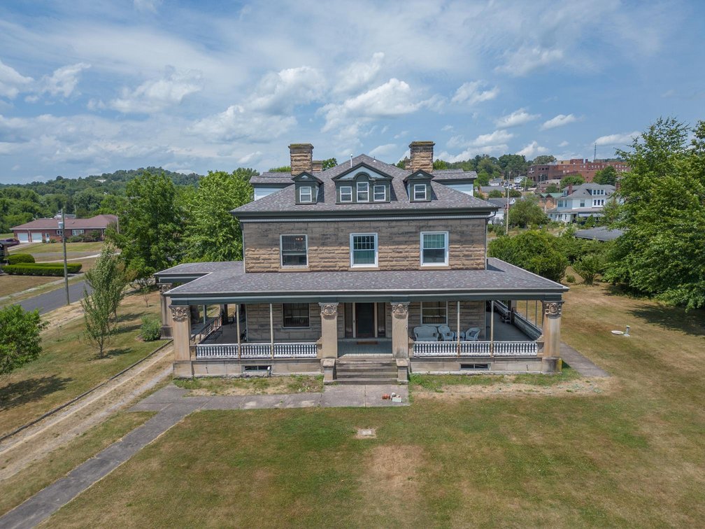 Image for SOLD $286,000 - Huge 7 Bedroom on 1.31 Acres in Waynesburg