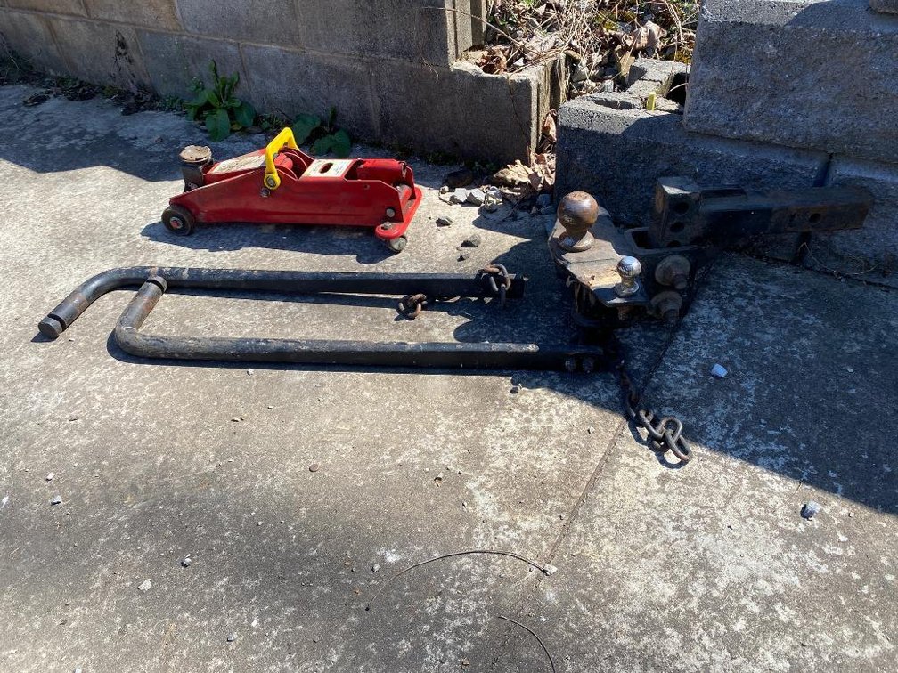 Jack and heavy duty hitch