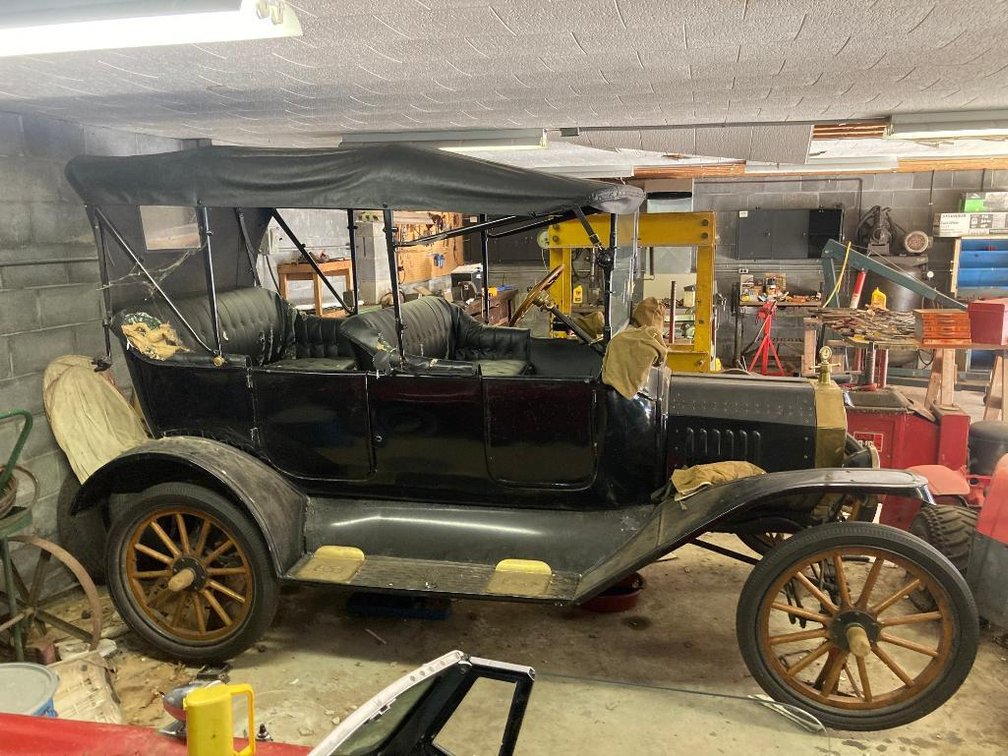 1916 Ford Model T Touring car