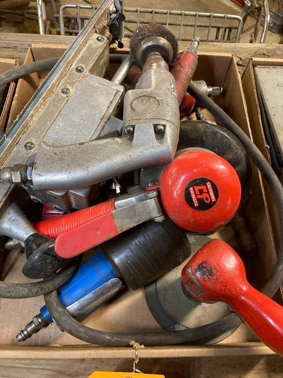 Lot of pneumatic air tools