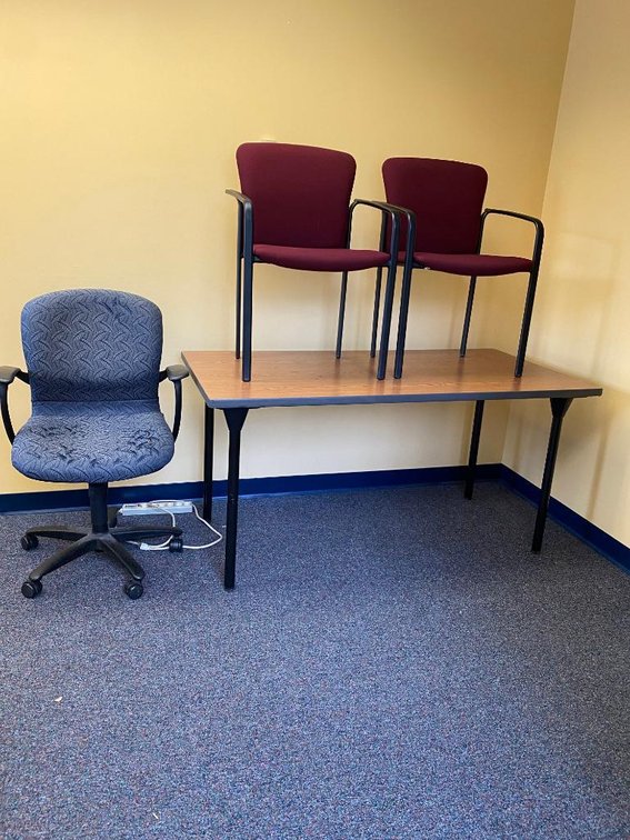 Small Table w/3 Chairs